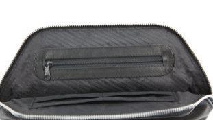 Hans Kniebes Kulturtasche