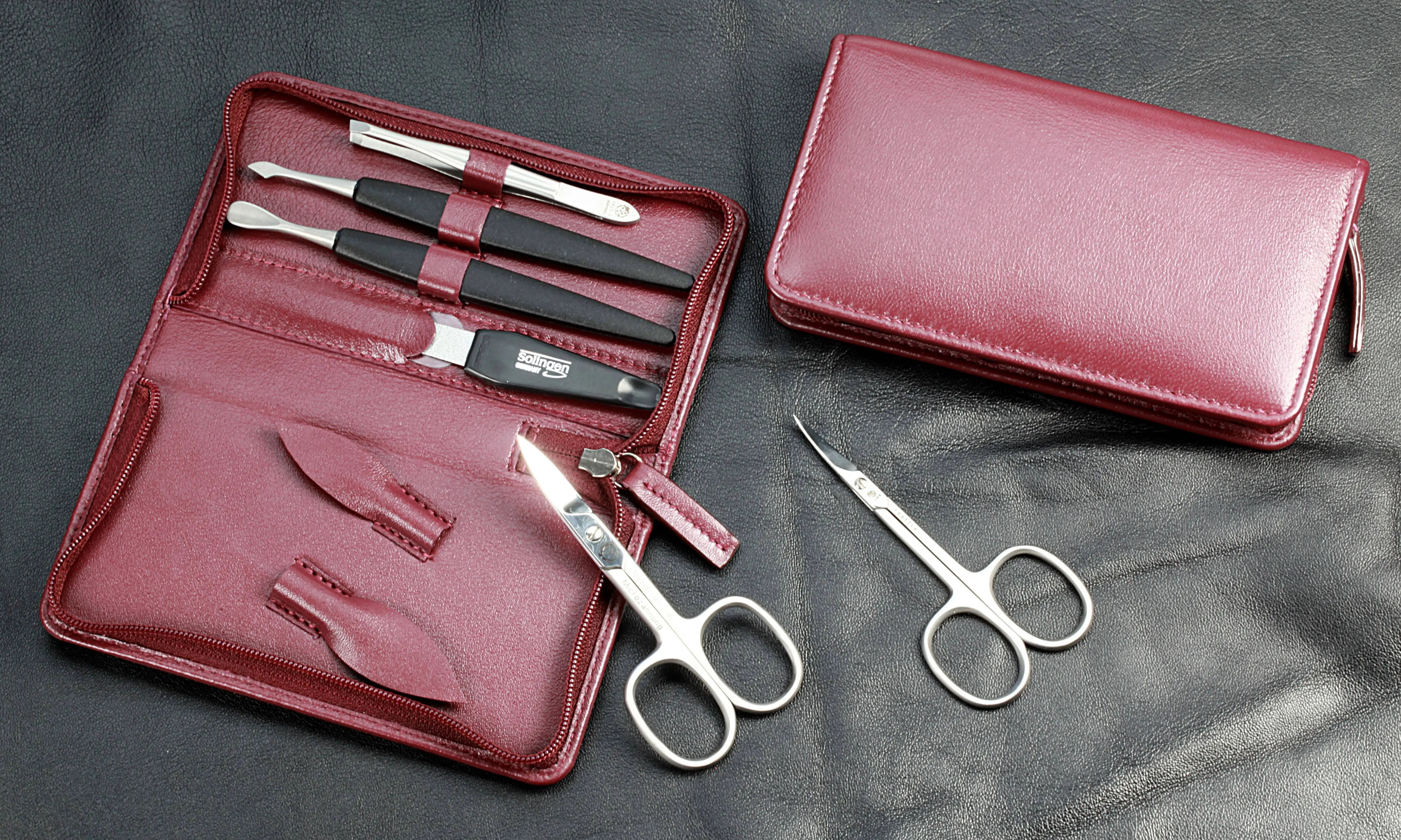 Manicure-Etui, Reißverschluss: 6-tlg. Bestückung, rostfrei-glanzpoliert; Nappa-Lammleder, bordeaux Manicure-Etui, Reißverschluss: 6-tlg. Bestückung, rostfrei-glanzpoliert; Nappa-Lammleder, bordeaux